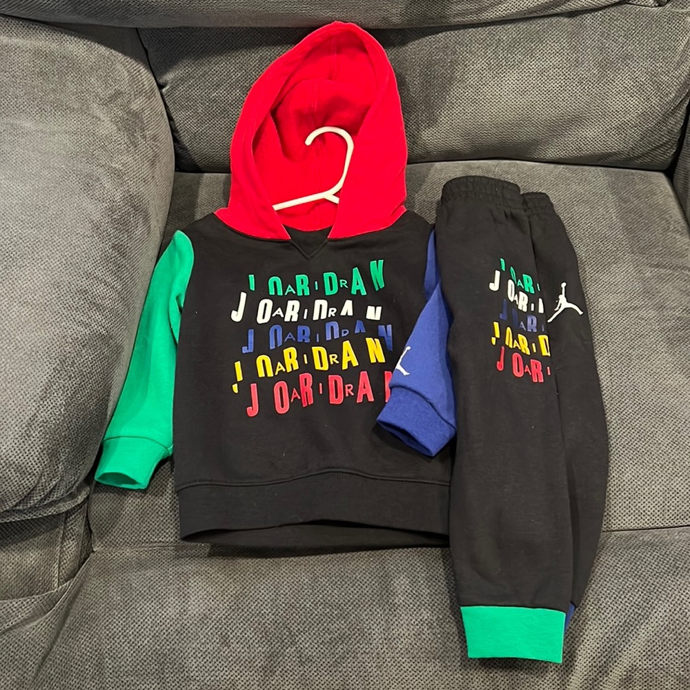 Jordan 18M sweatshirt/pant set. Multi-color. NWT.